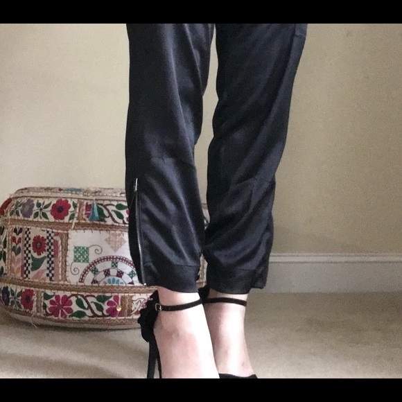 🌃NWT! Sporty CHIC BLK Satin Jogger - Picture 9 of 16